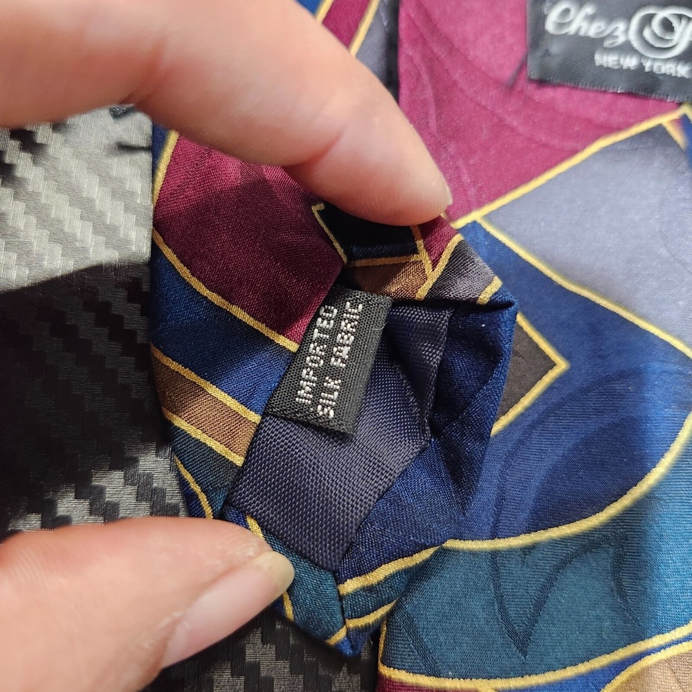 Chez Roffe Silk New York Abstract Pattern Multicolor Men's Tie - Picture 6 of 7